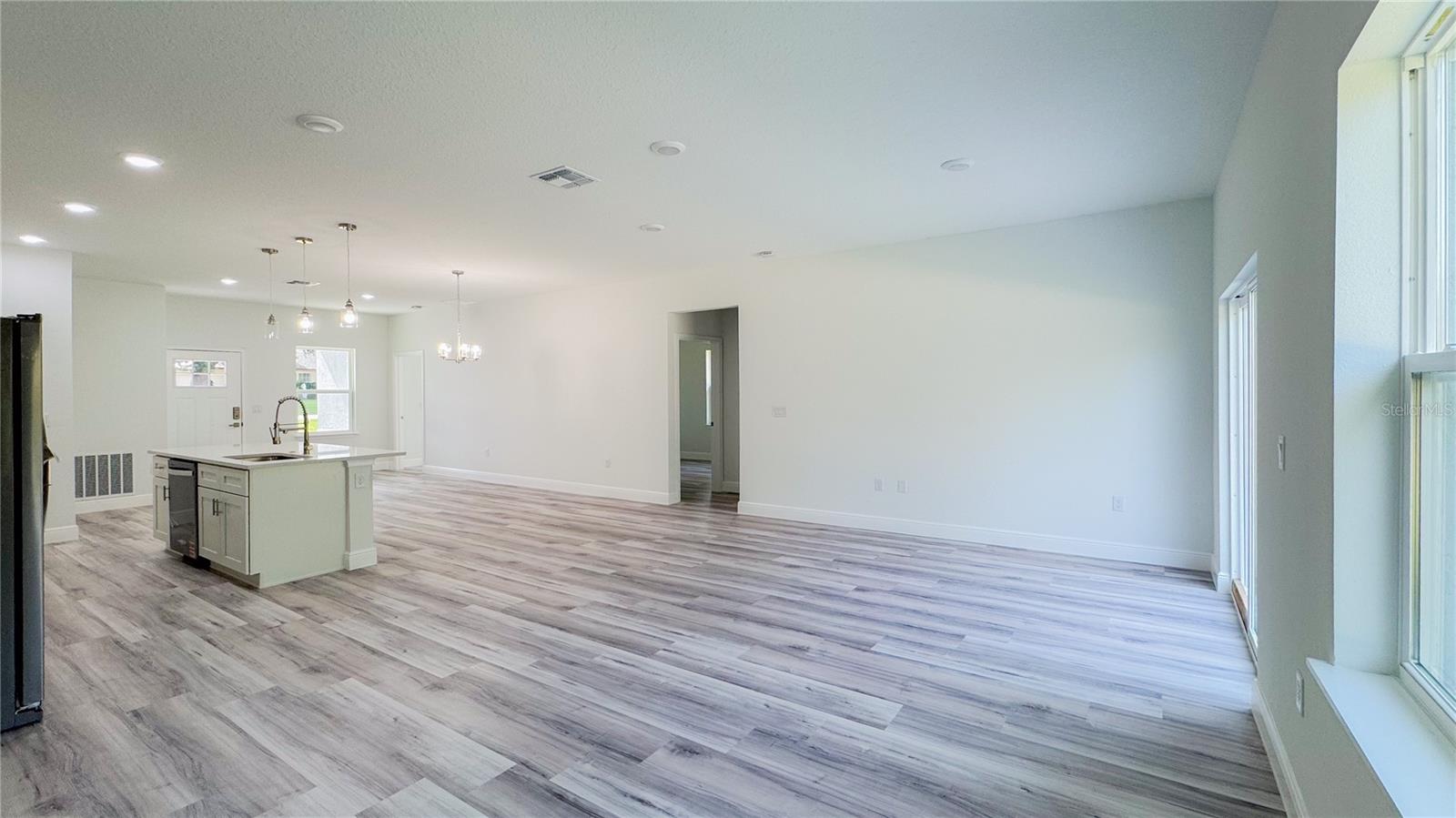 MARION OAKS - Residential