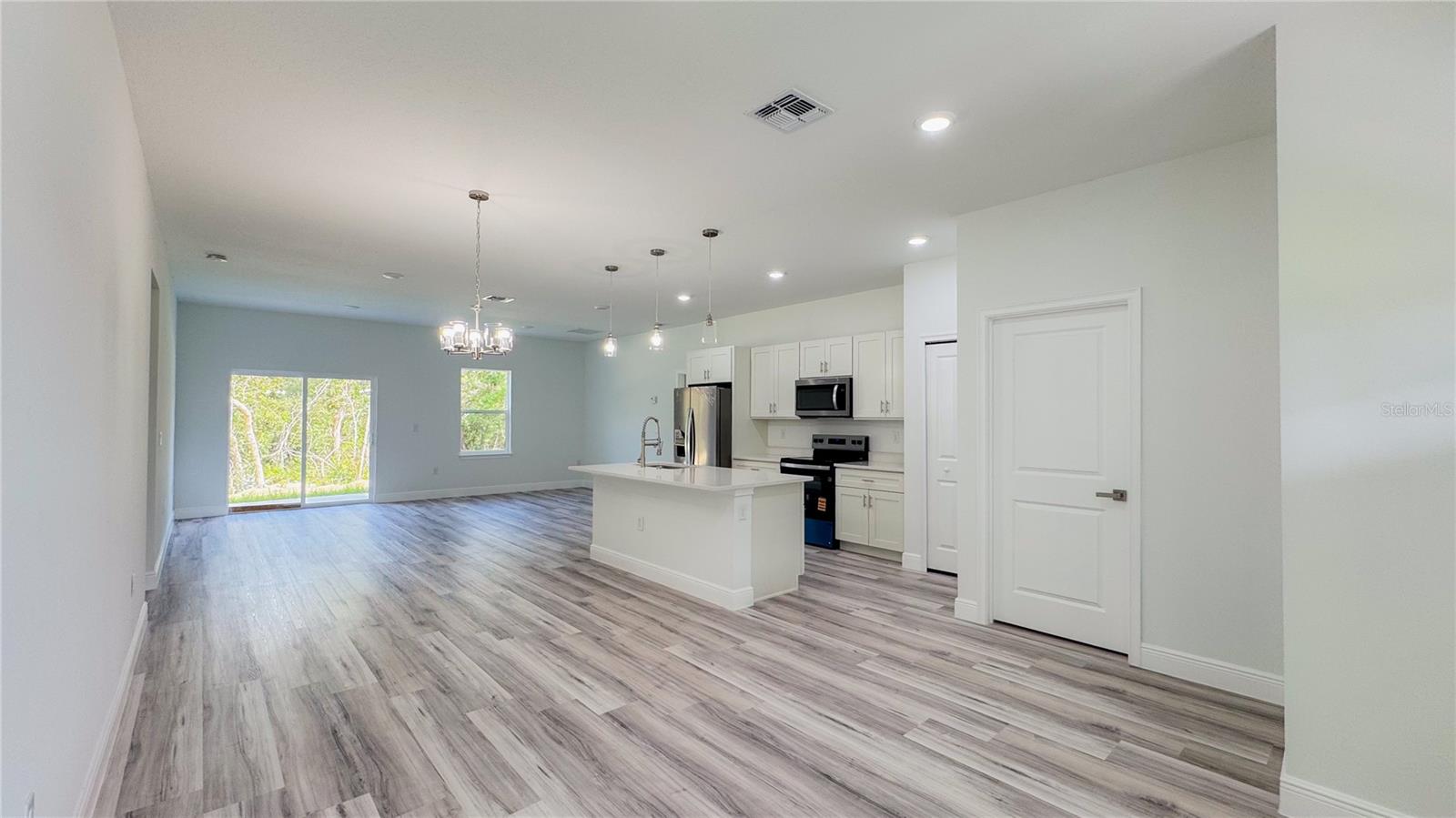 MARION OAKS - Residential