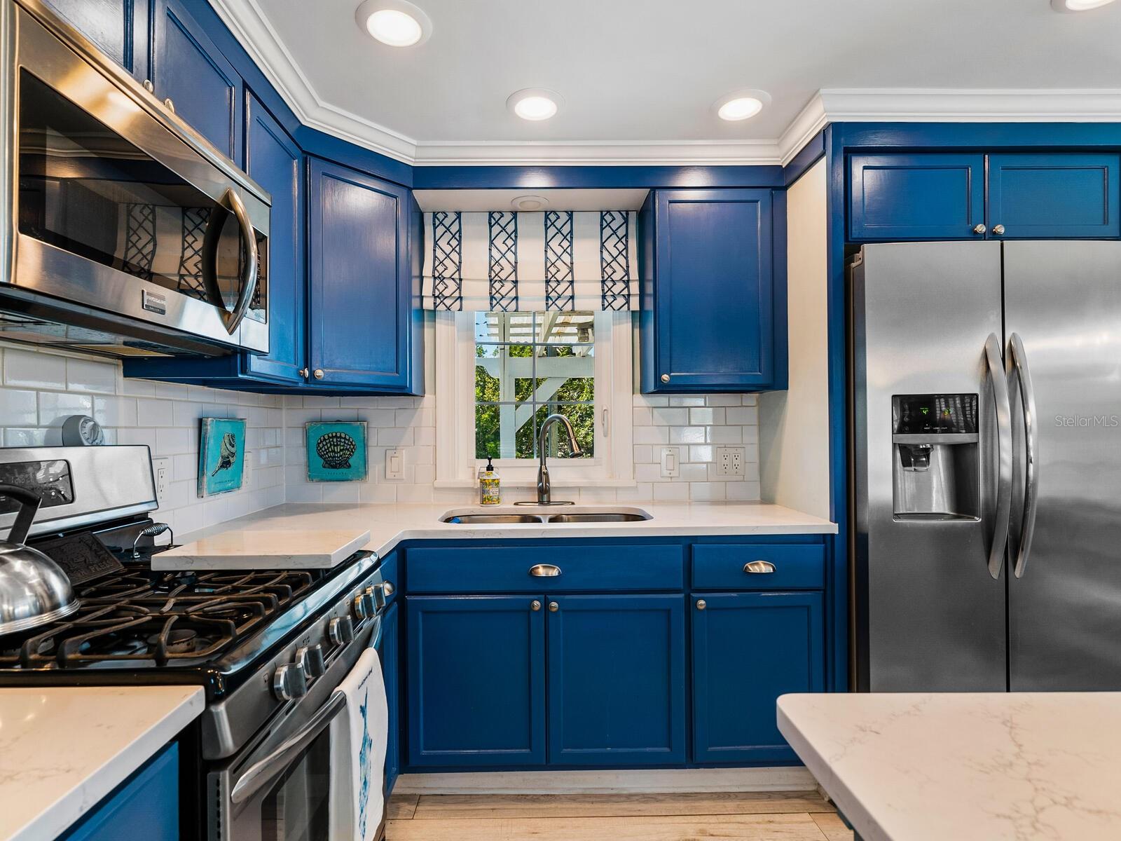 HOLMES BEACH 13TH UNIT - Residential Lease