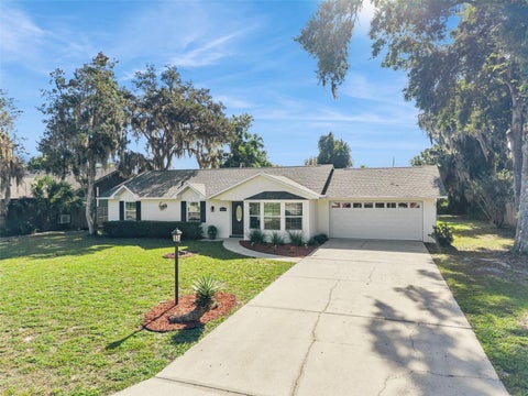 Tiny photo for 5246 Royal Oak Drive, Fruitland Park, FL 34731 (MLS # G5119315)