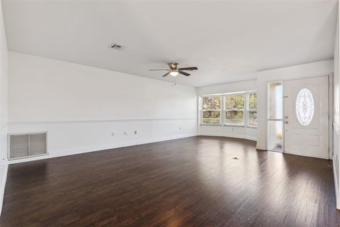 Tiny photo for 5246 Royal Oak Drive, Fruitland Park, FL 34731 (MLS # G5119315)