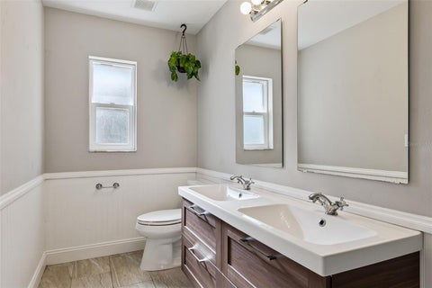 Tiny photo for 5246 Royal Oak Drive, Fruitland Park, FL 34731 (MLS # G5119315)
