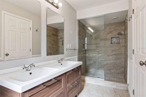 Tiny photo for 5246 Royal Oak Drive, Fruitland Park, FL 34731 (MLS # G5119315)
