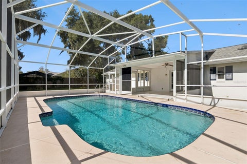 Tiny photo for 5246 Royal Oak Drive, Fruitland Park, FL 34731 (MLS # G5119315)
