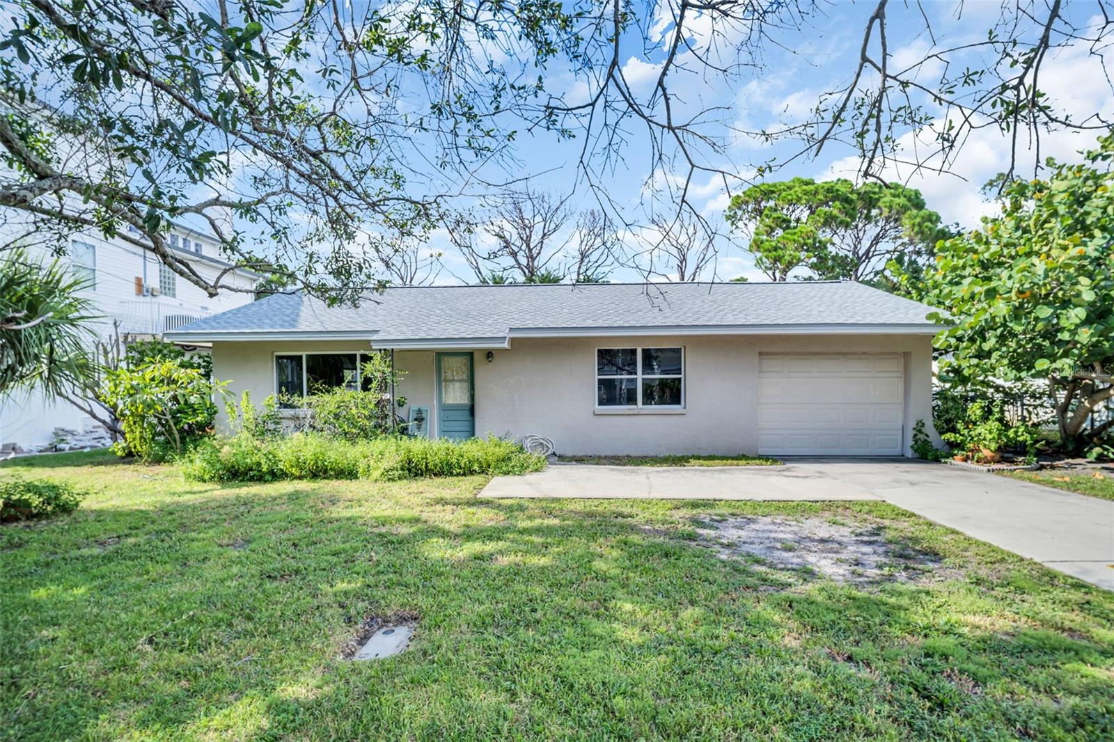 Great opportunity to own this amazing home surrounded by million-dollar properties — with no HOA fees! Perfect for those looking to invest in a prime location with strong neighborhood appeal. Don’t miss your chance to capitalize on this valuable asset! Whether you’re looking to invest or build your dream home, this property is a rare find in a great golf-cart friendly community.
