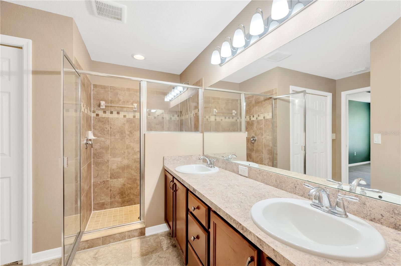 VINEYARD RESERVE - Residential Lease
