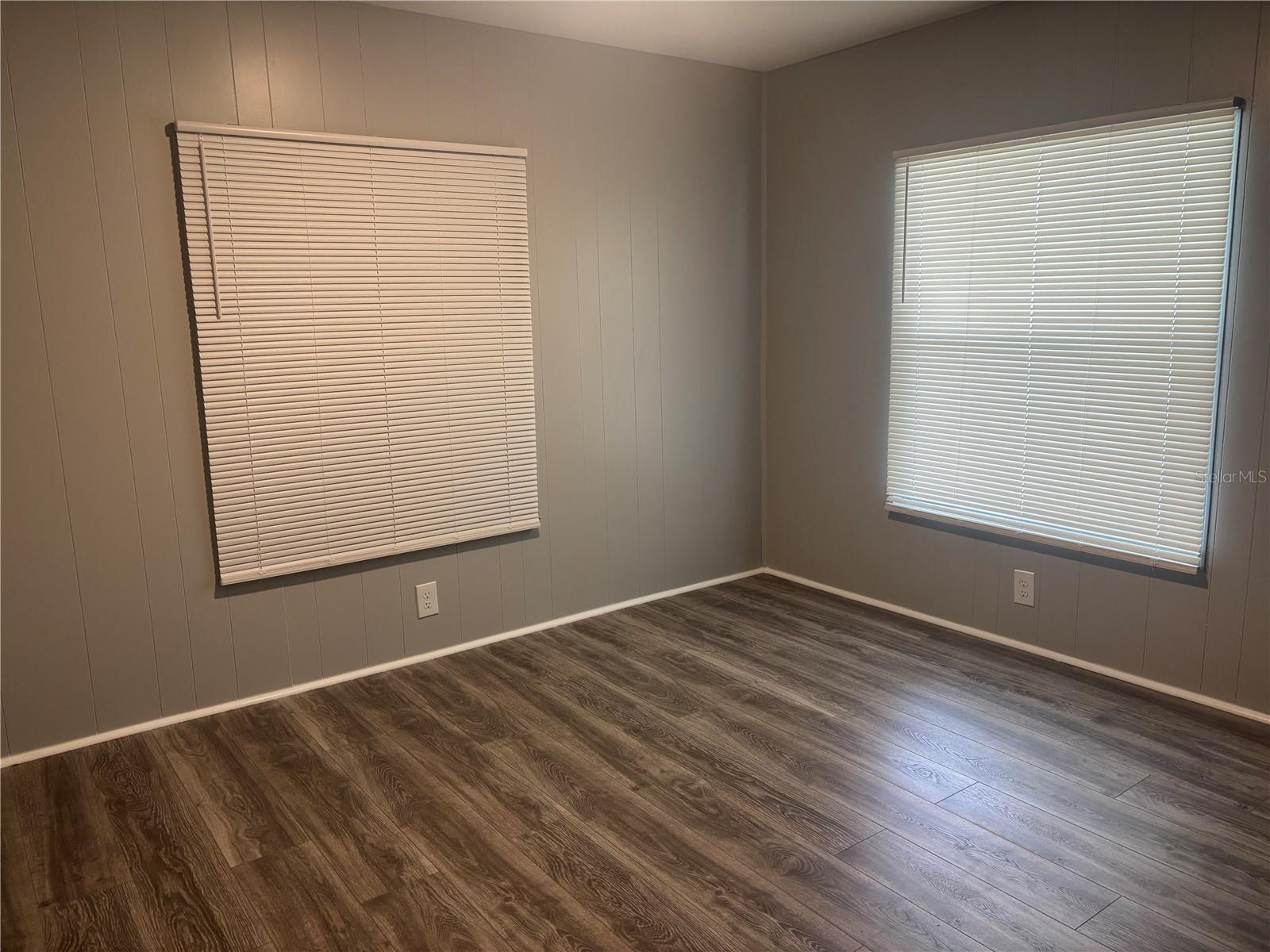 PALM LAKE ESTATES - Residential Lease