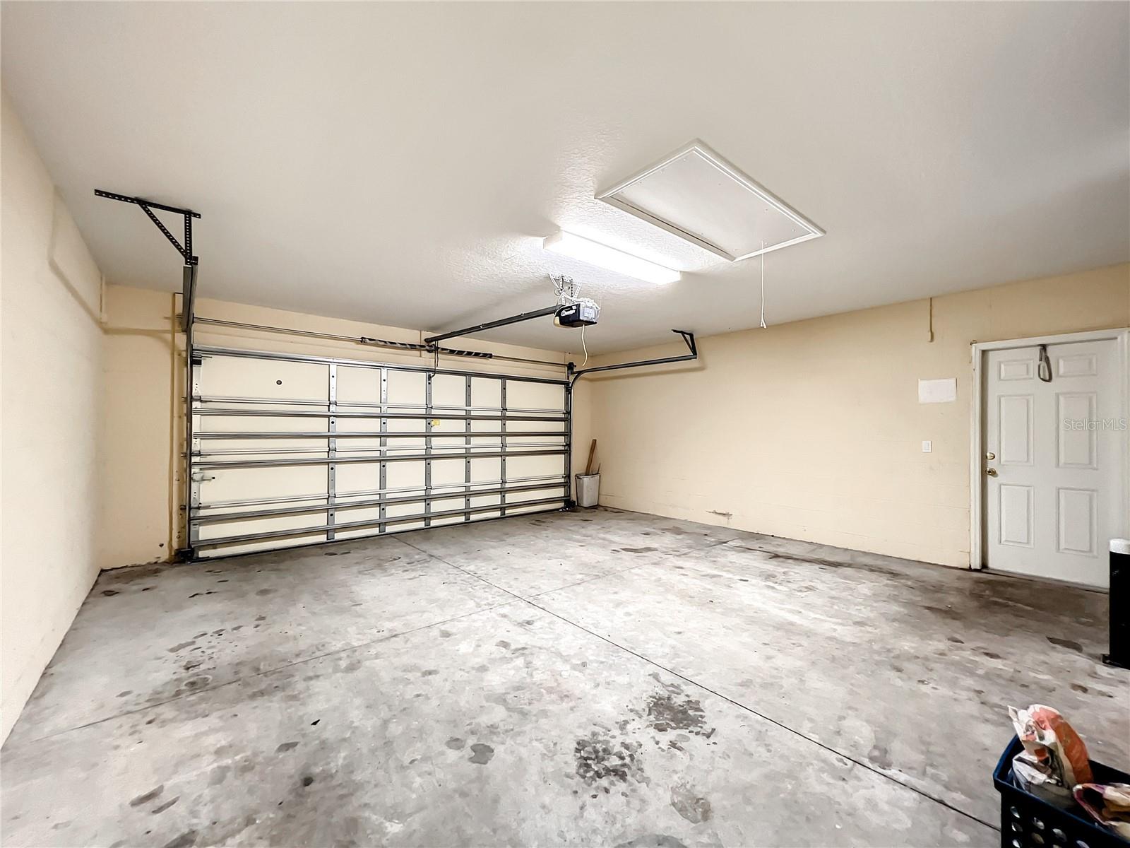 BUFFINGTON ESTATES - Residential Lease