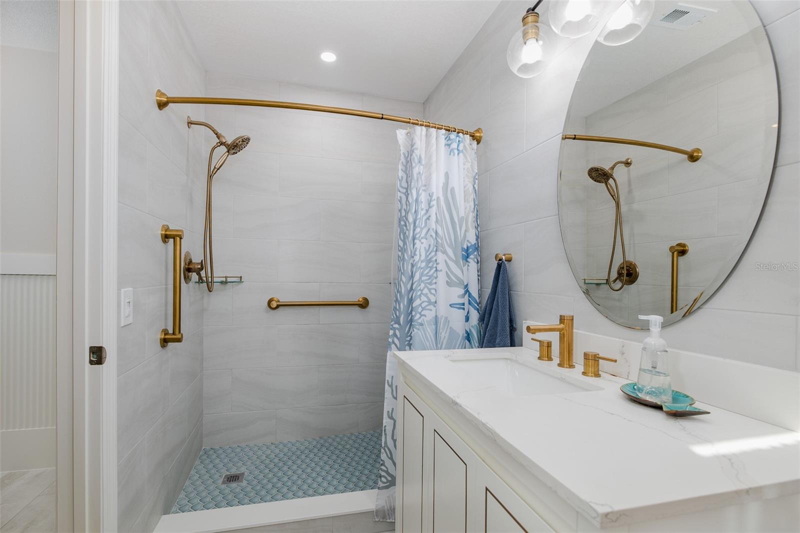 DRIFTWOOD ISLES - Residential