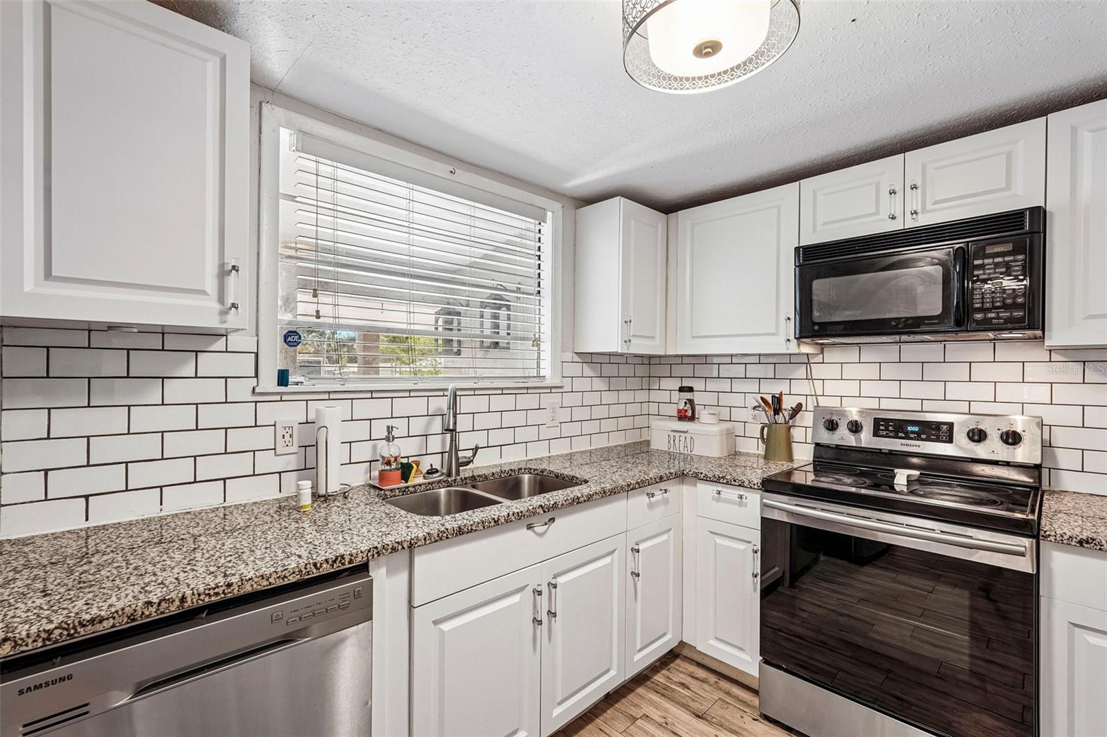 SUNNY LAKES ESTATES - Residential