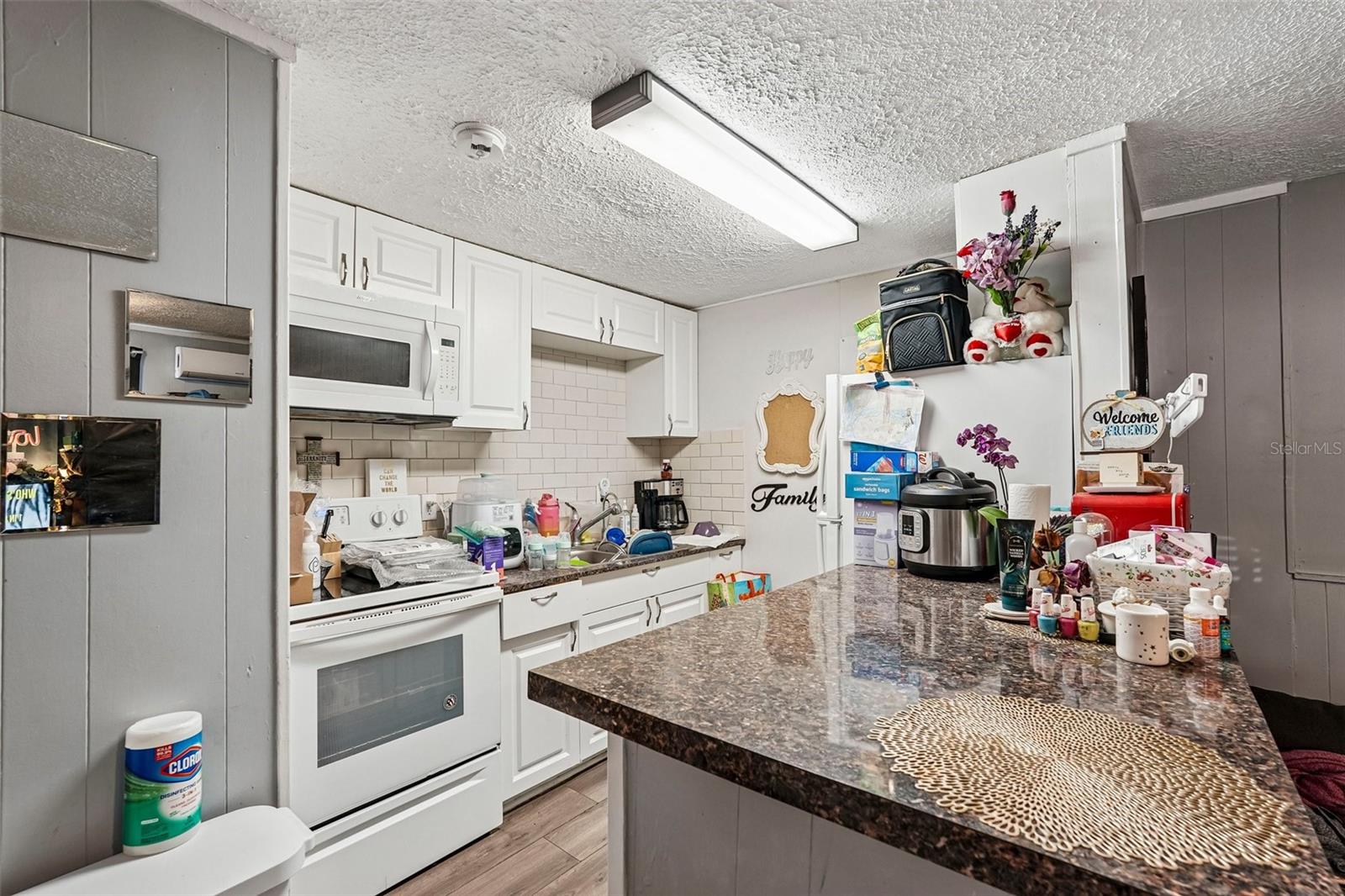 SUNNY LAKES ESTATES - Residential