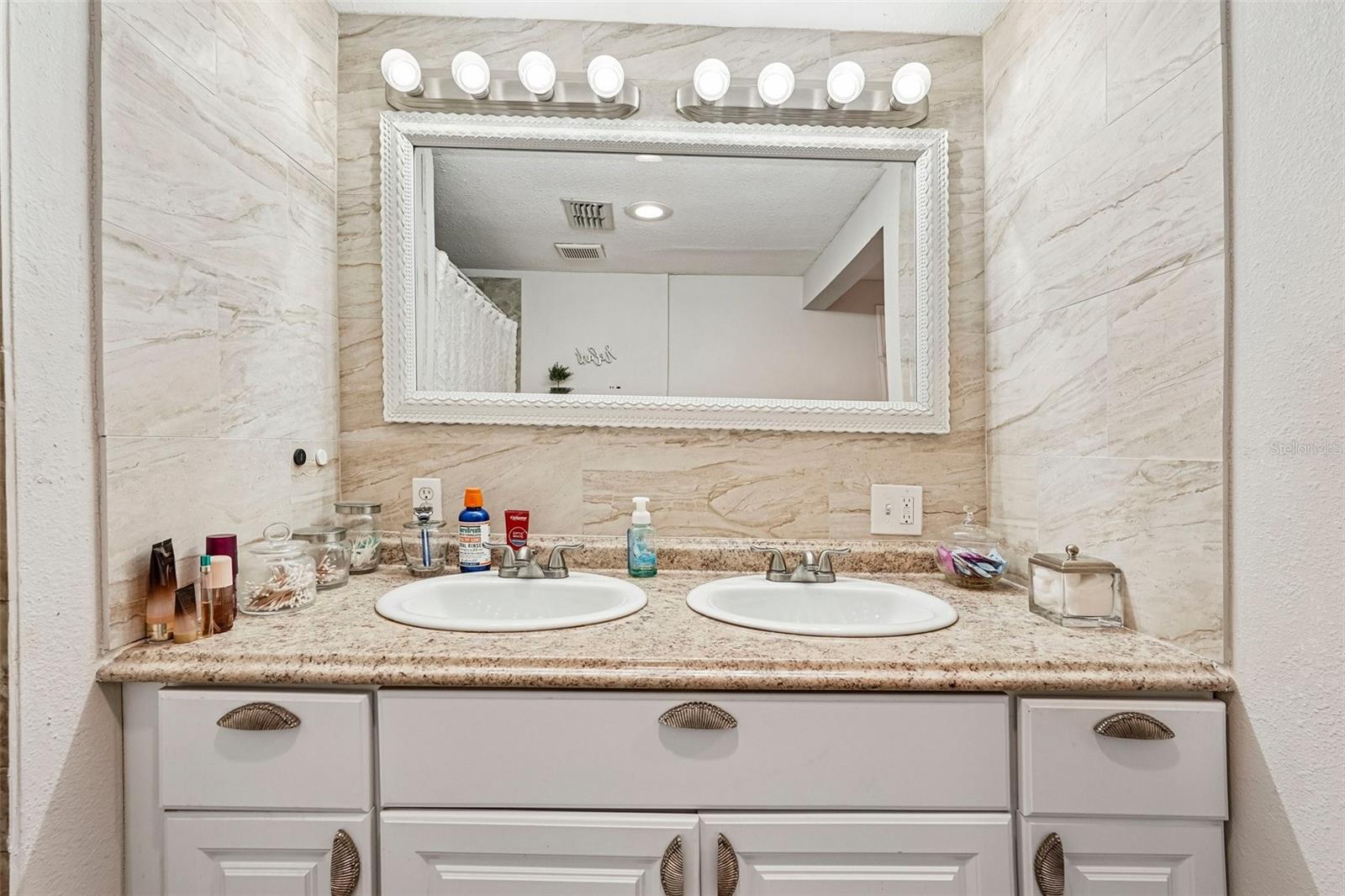 SUNNY LAKES ESTATES - Residential