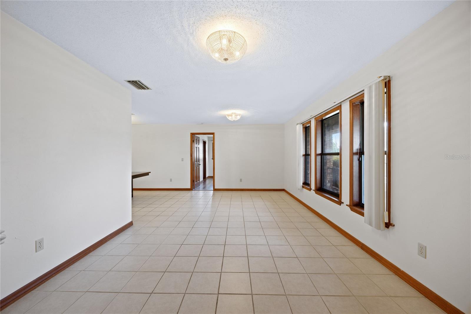 DELTONA LAKES UNIT 07 - Residential
