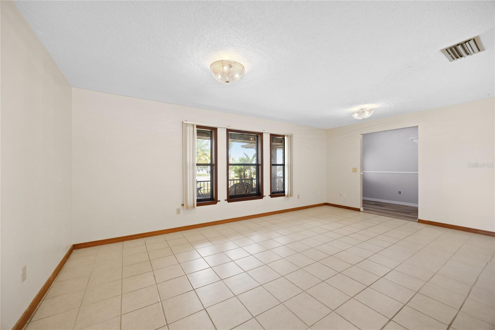 DELTONA LAKES UNIT 07 - Residential