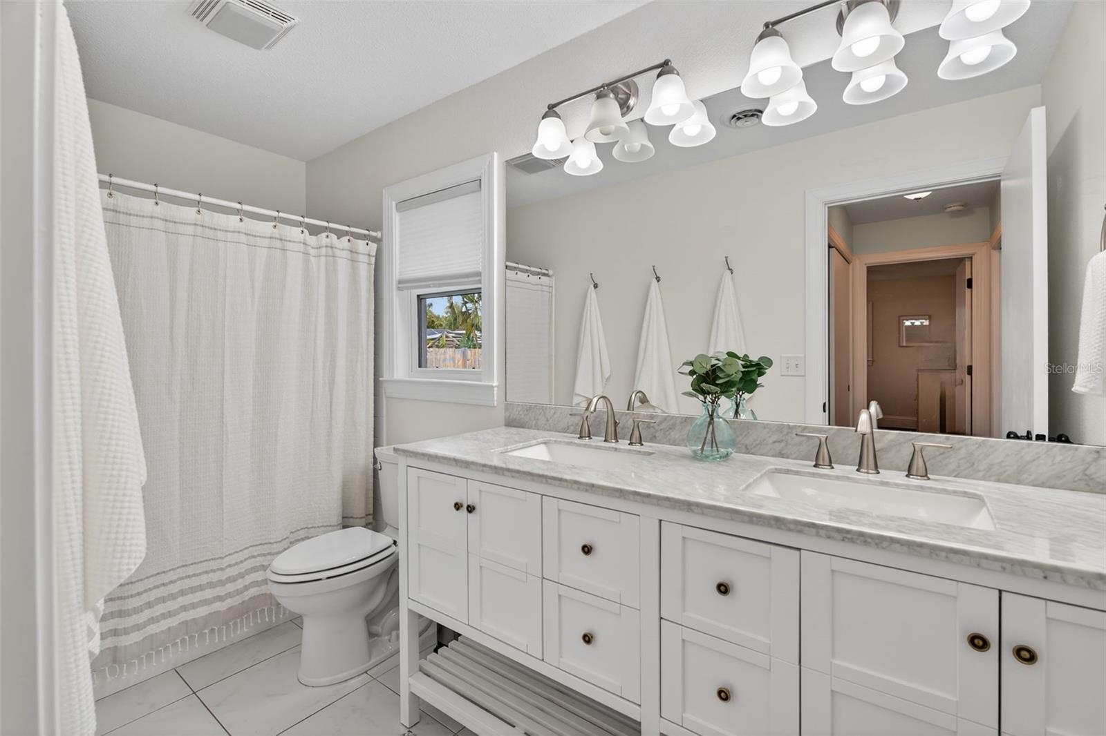 SOUTH VENICE - Residential