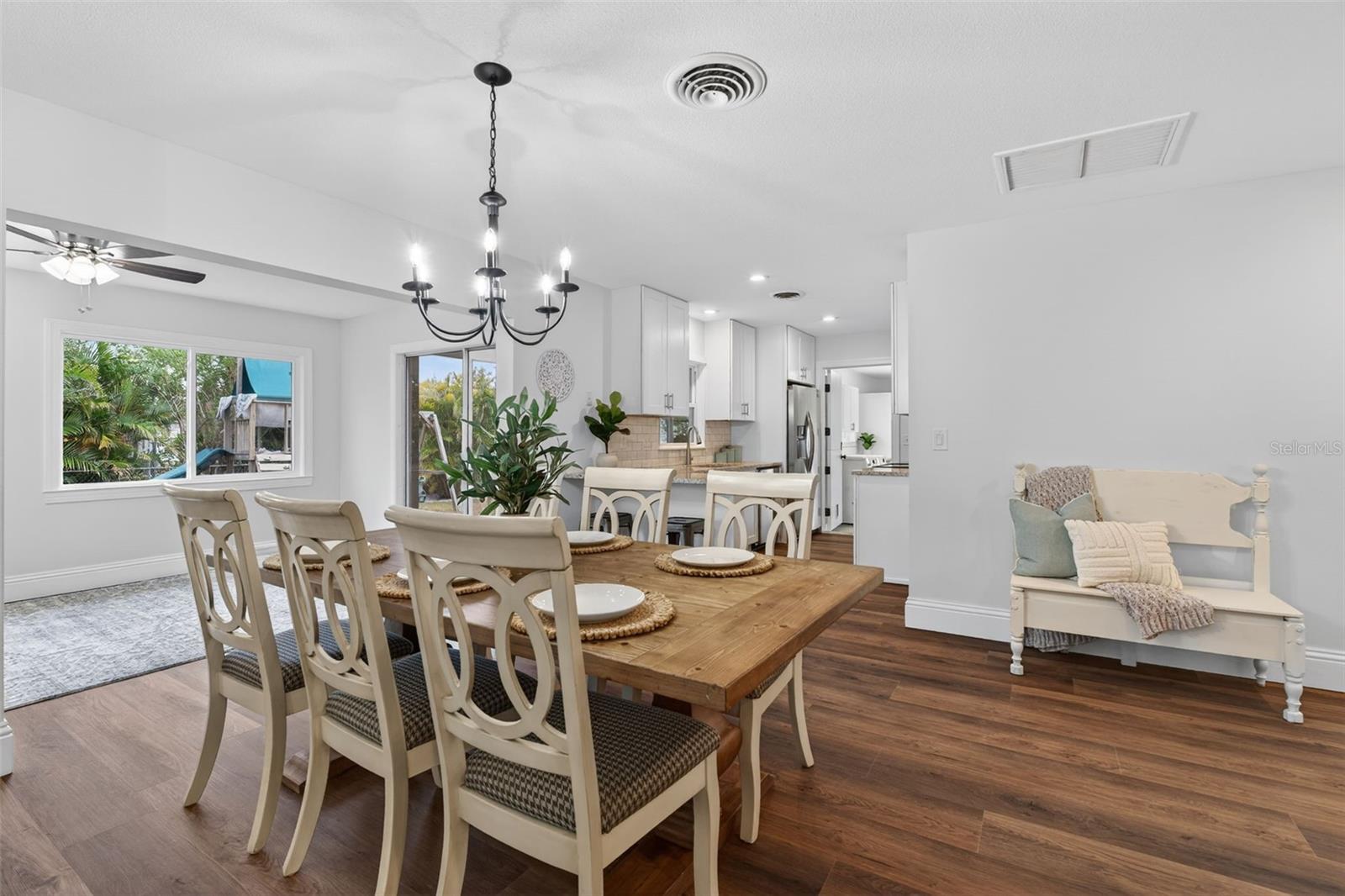 SOUTH VENICE - Residential