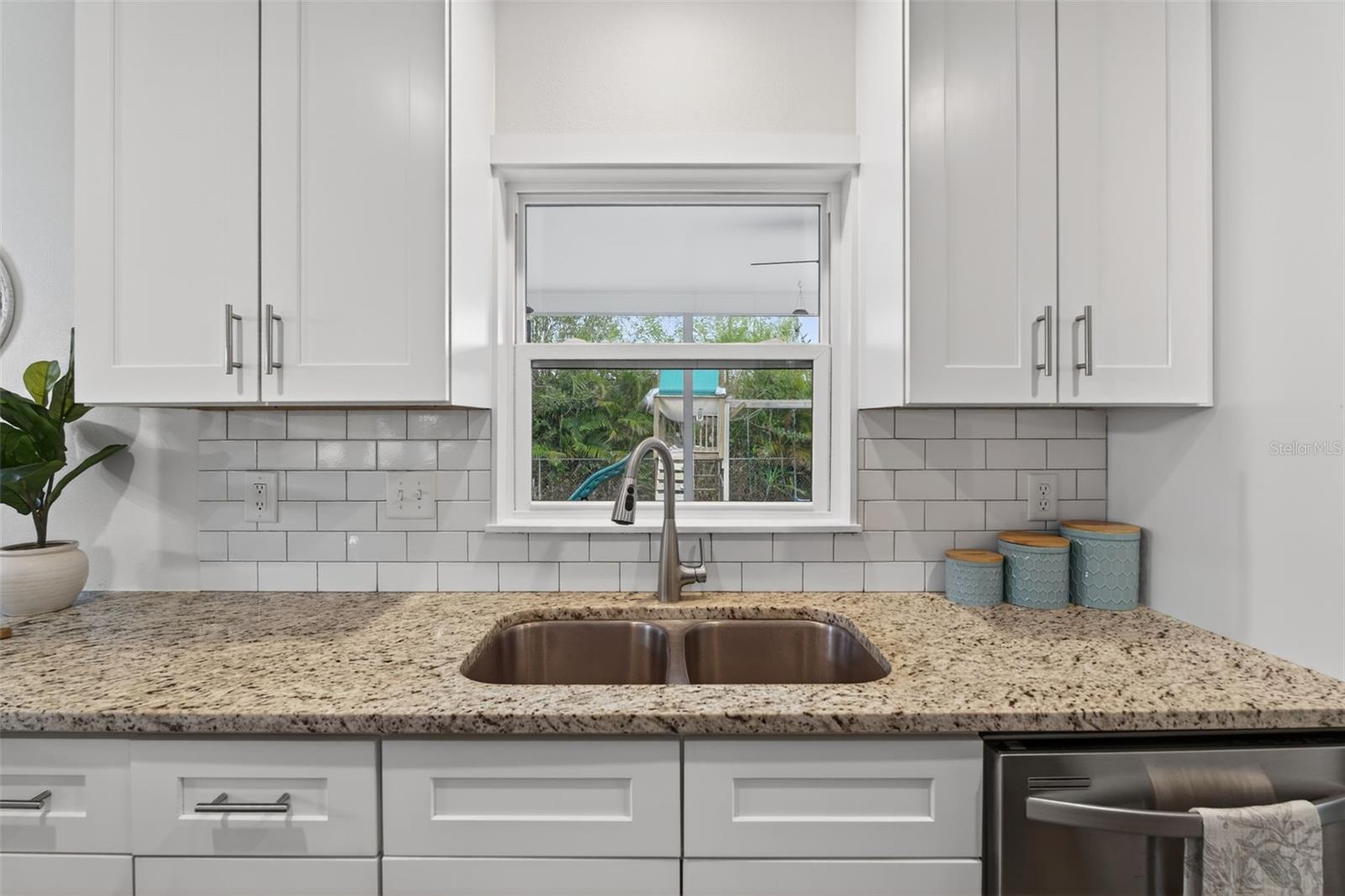 SOUTH VENICE - Residential