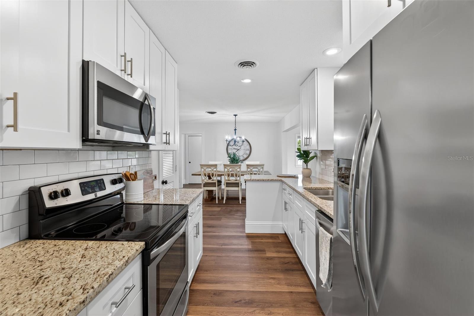 SOUTH VENICE - Residential