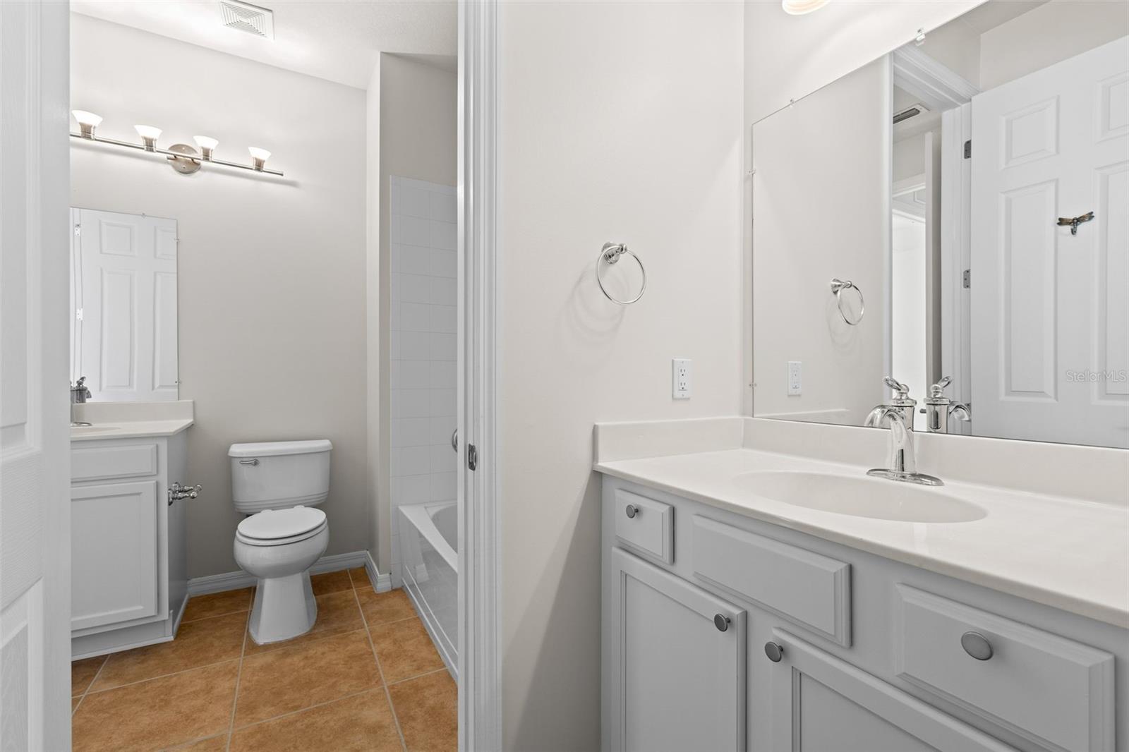 LAKESIDE AT ISLES ON PLMER RCH - Residential