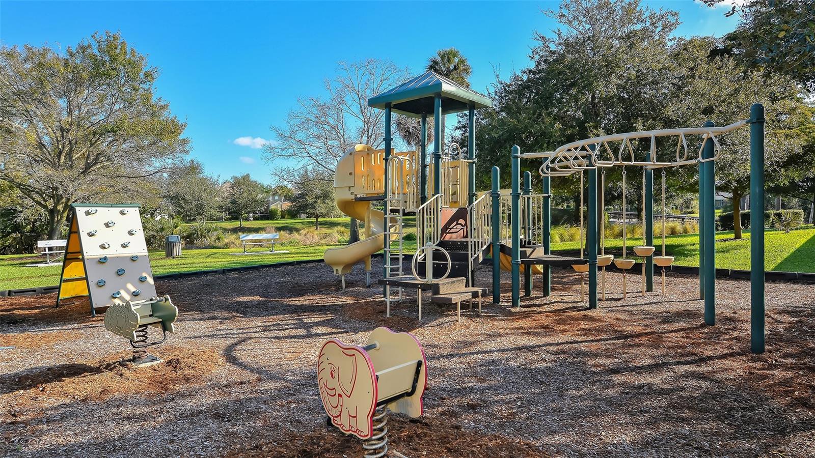 PALMA SOLA TRACE - Residential