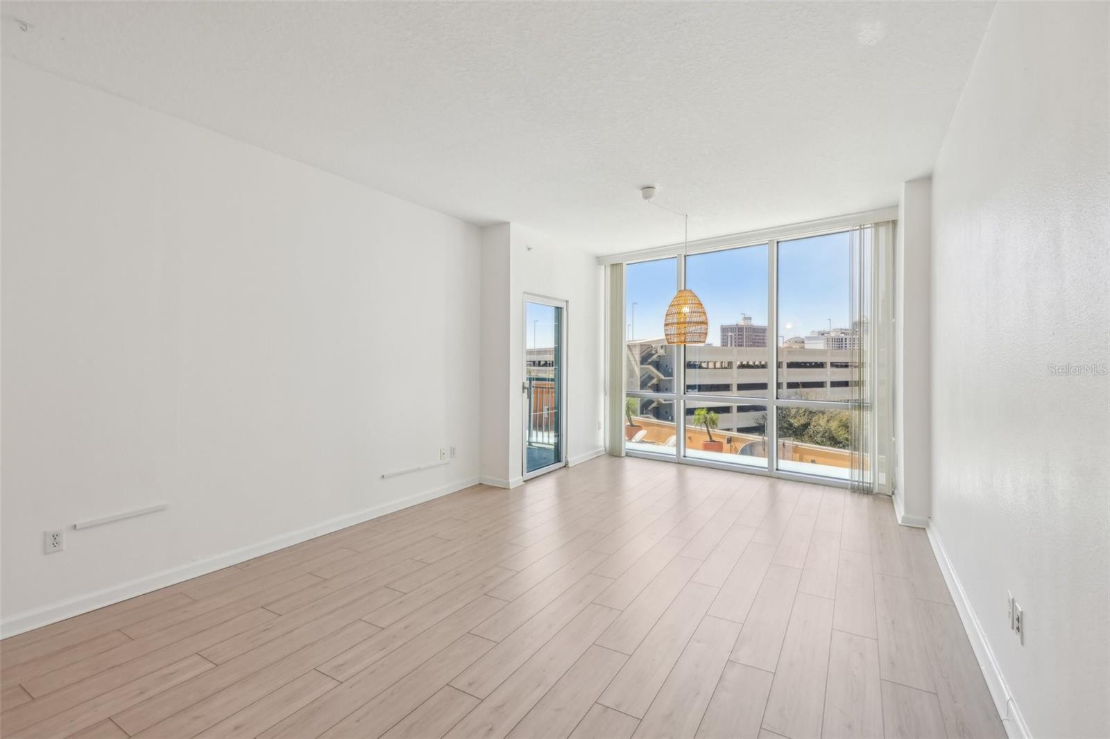 322 E CENTRAL BOULEVARD 606
