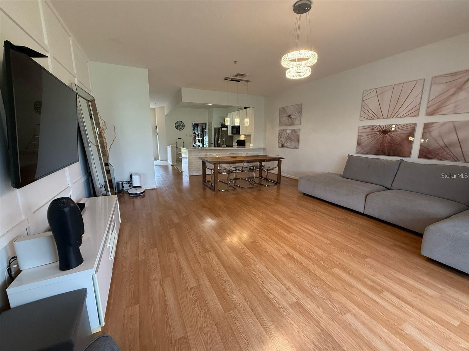 VISTAS/STONEBRIDGE PLACE CONDO - Residential