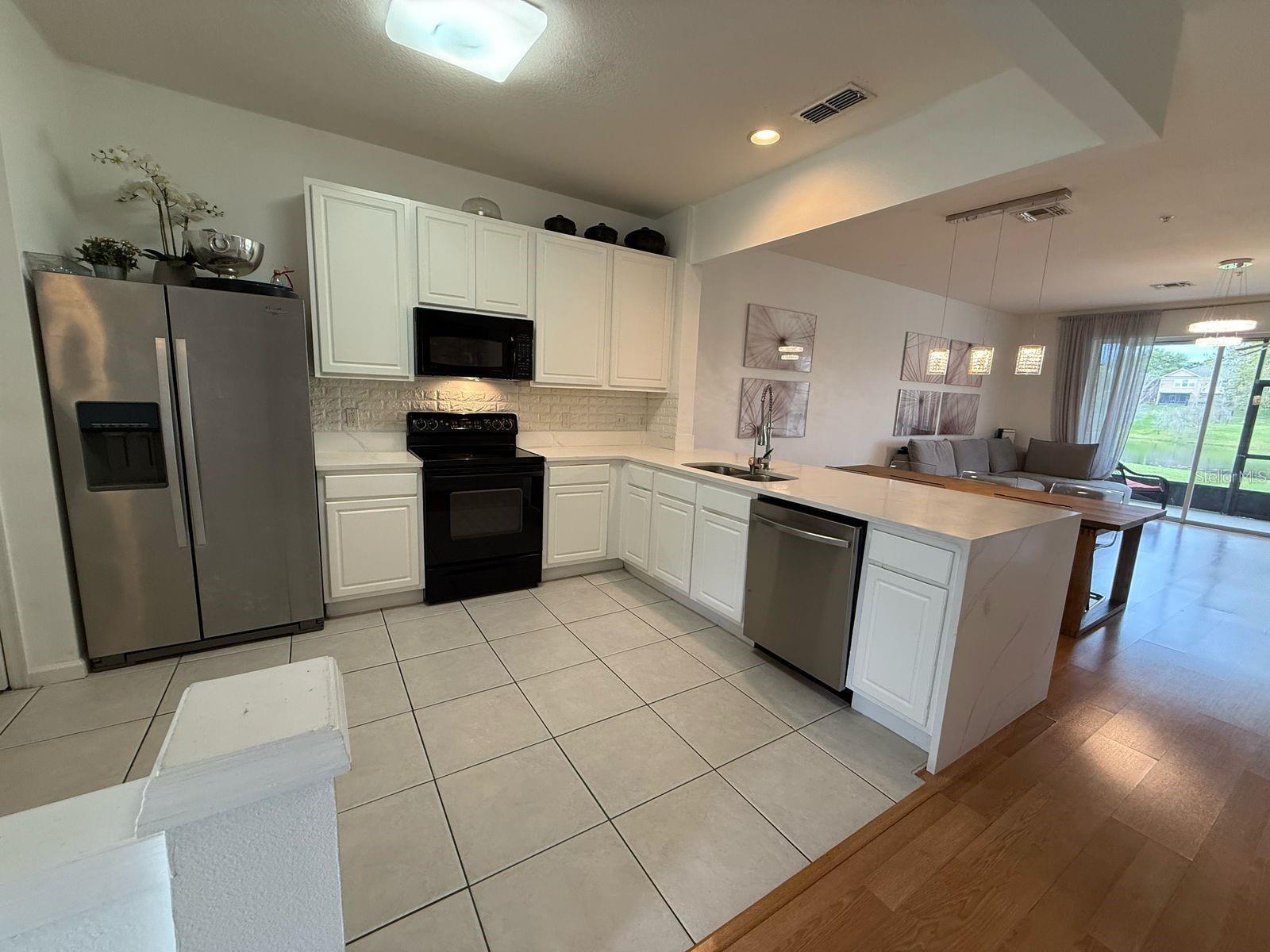 VISTAS/STONEBRIDGE PLACE CONDO - Residential