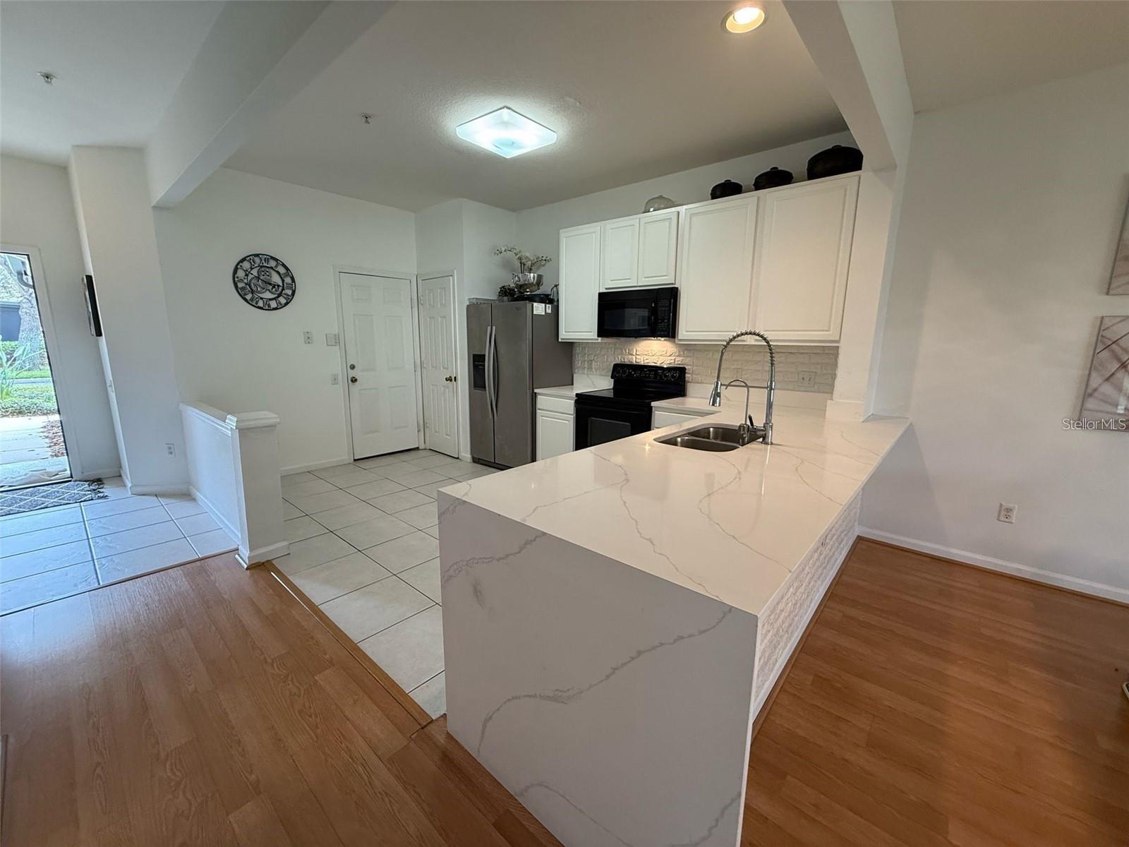 VISTAS/STONEBRIDGE PLACE CONDO - Residential