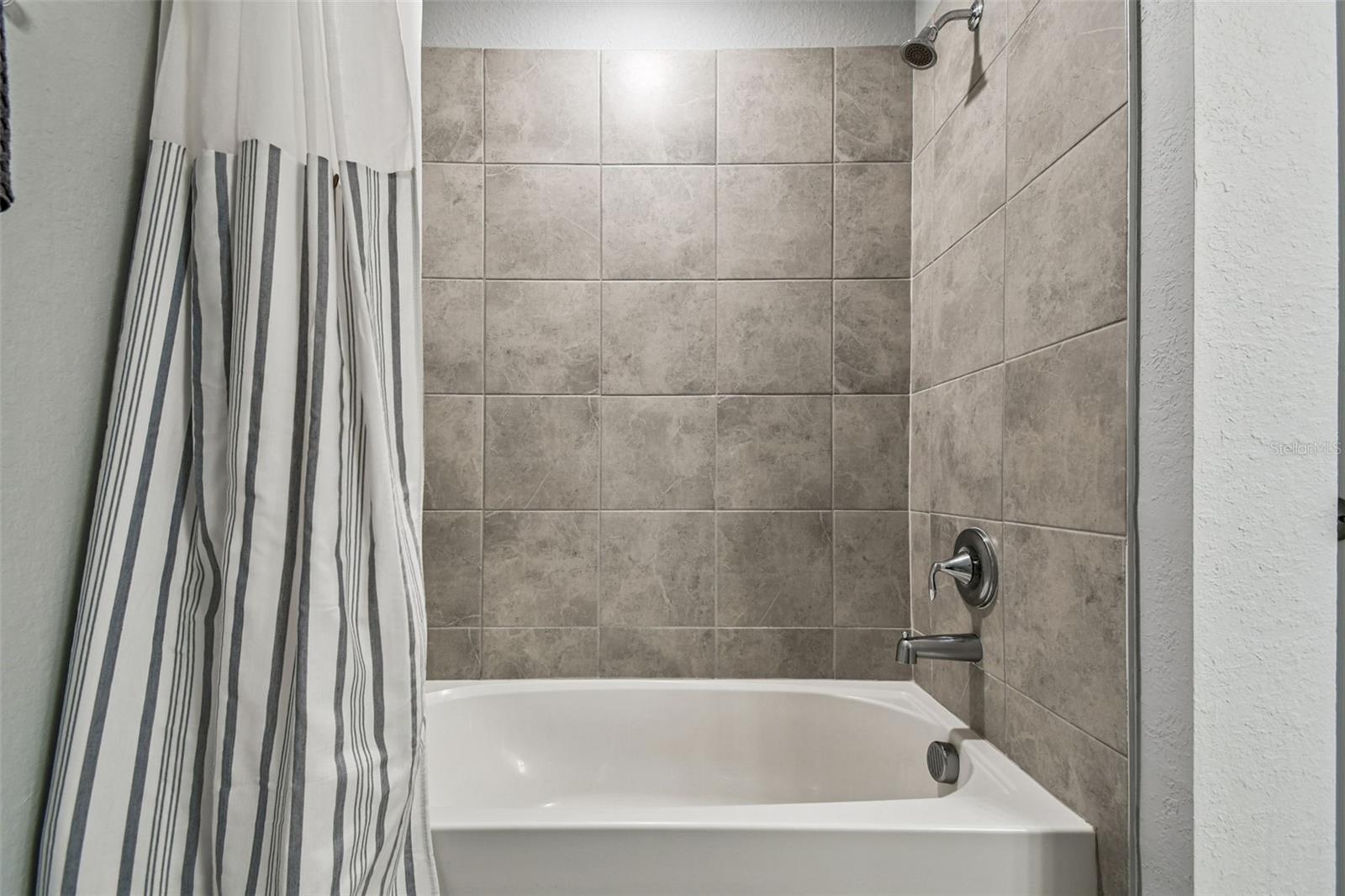 TERRACE VII AT LAKEWOOD NATIONAL PH I - Residential