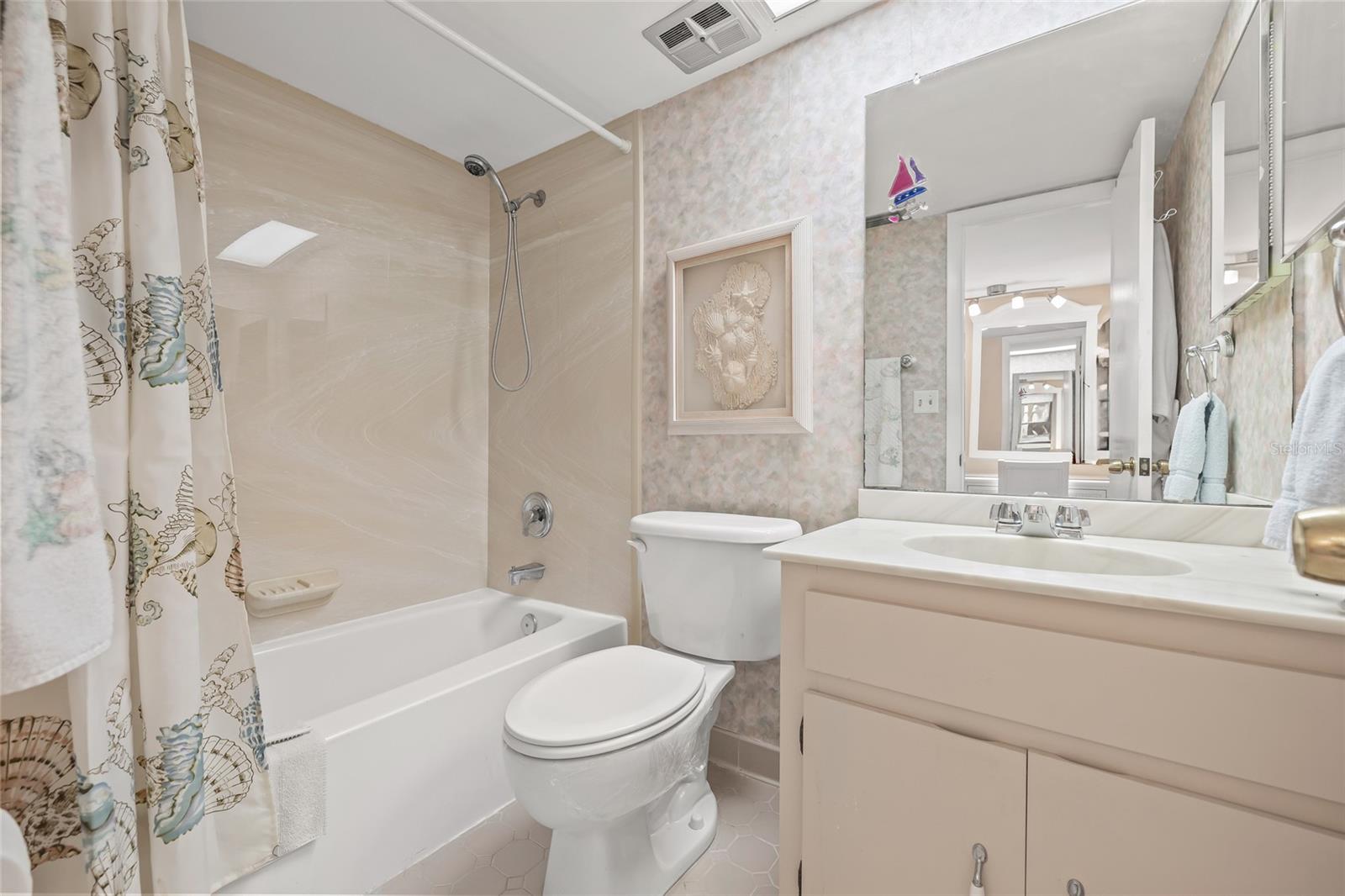 THREE PALMS POINTE CONDO - Residential