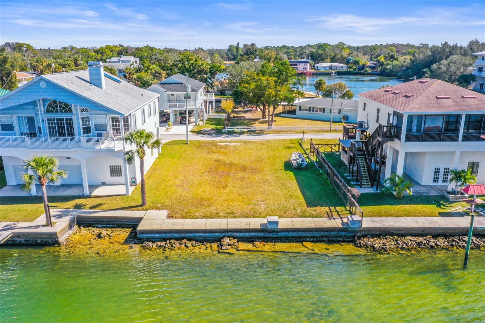 DRIFTWOOD ISLES - Land