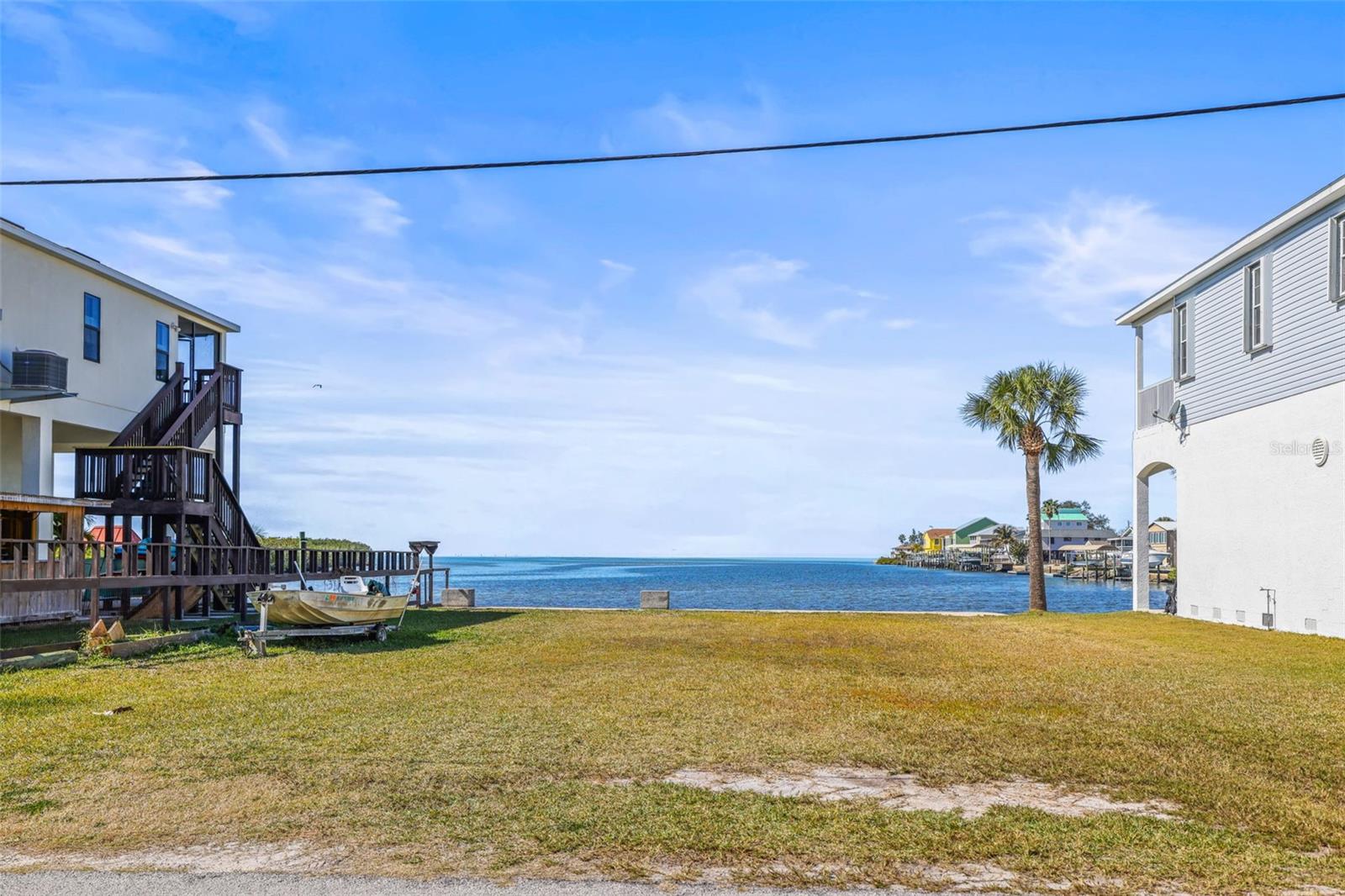 DRIFTWOOD ISLES - Land