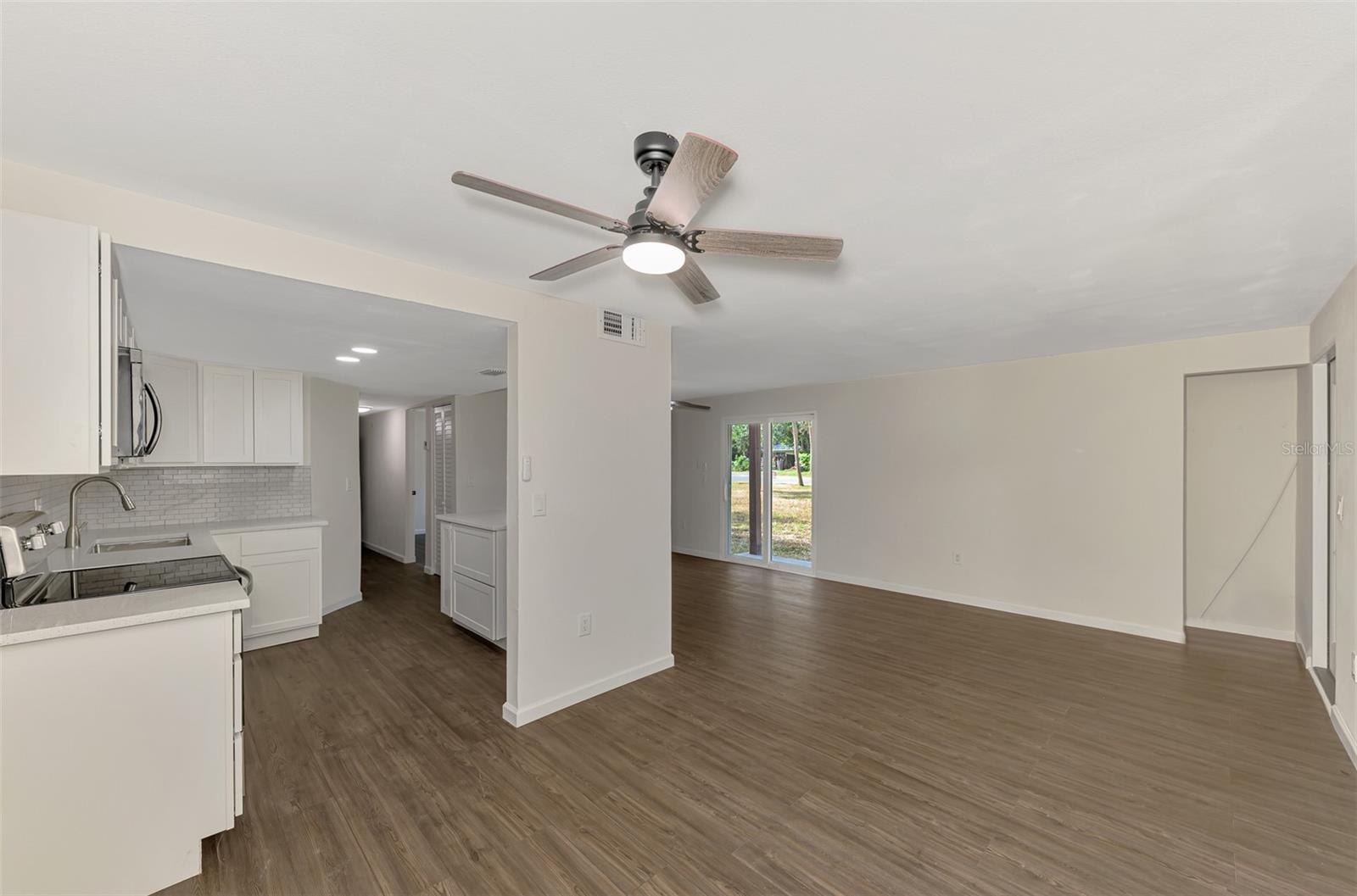 LAKE VIEW CONDO PH I - Residential