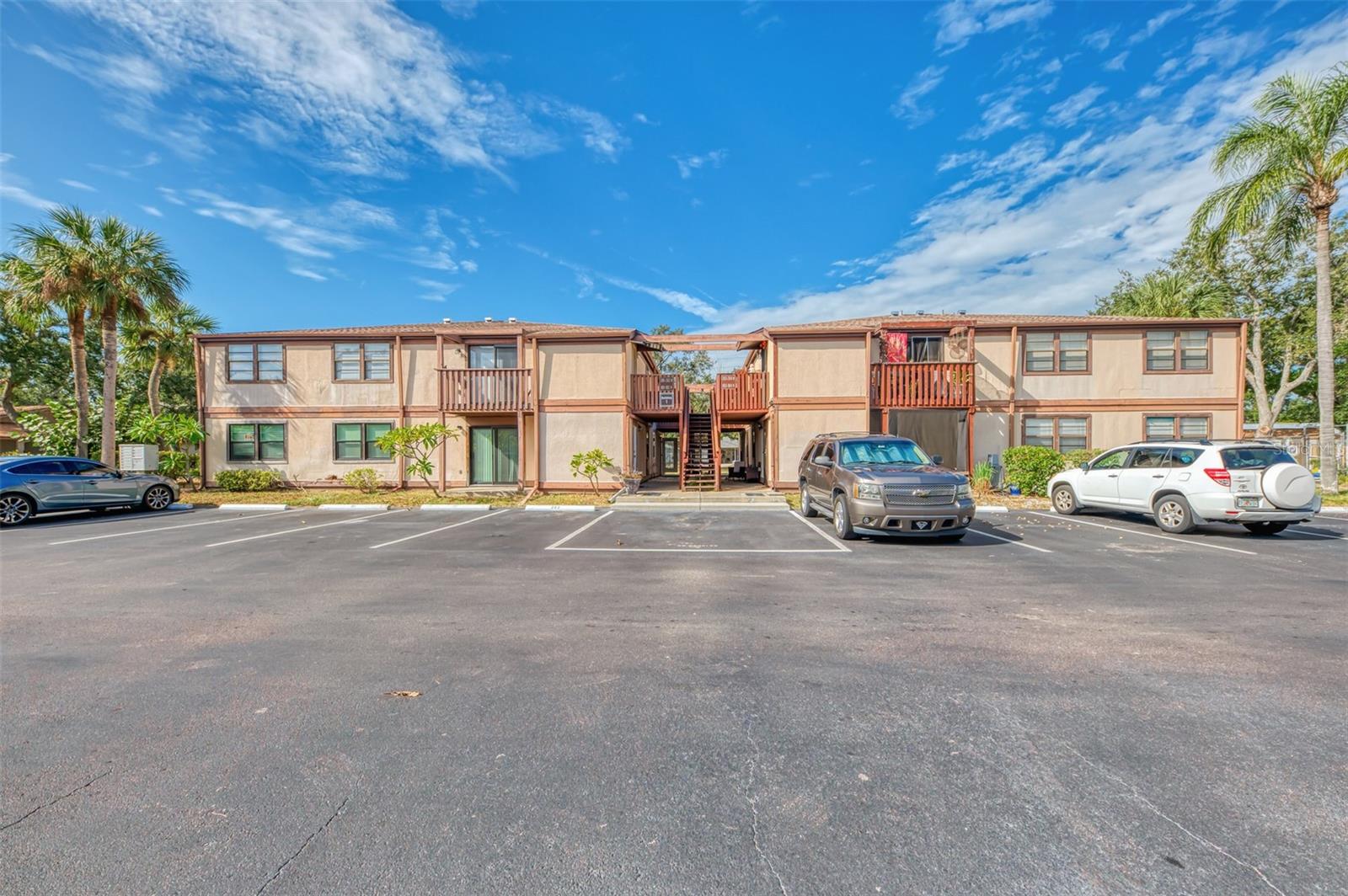 LAKE VIEW CONDO PH I - Residential