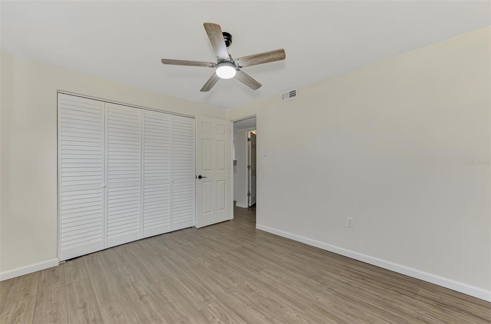 LAKE VIEW CONDO PH I - Residential