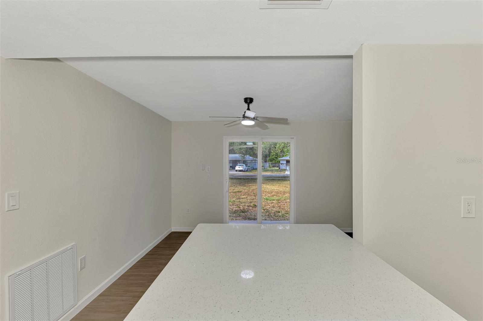 LAKE VIEW CONDO PH I - Residential