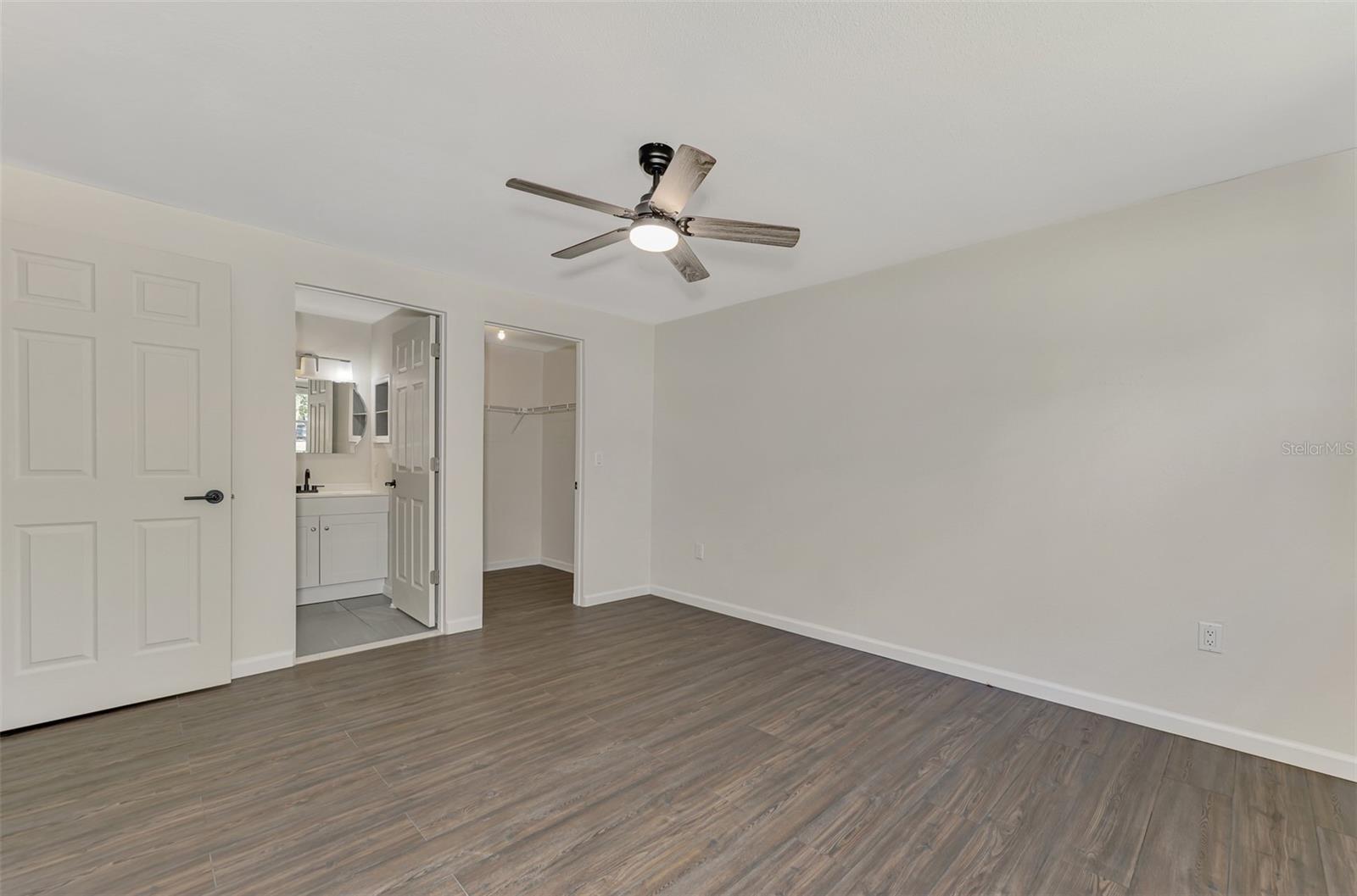 LAKE VIEW CONDO PH I - Residential