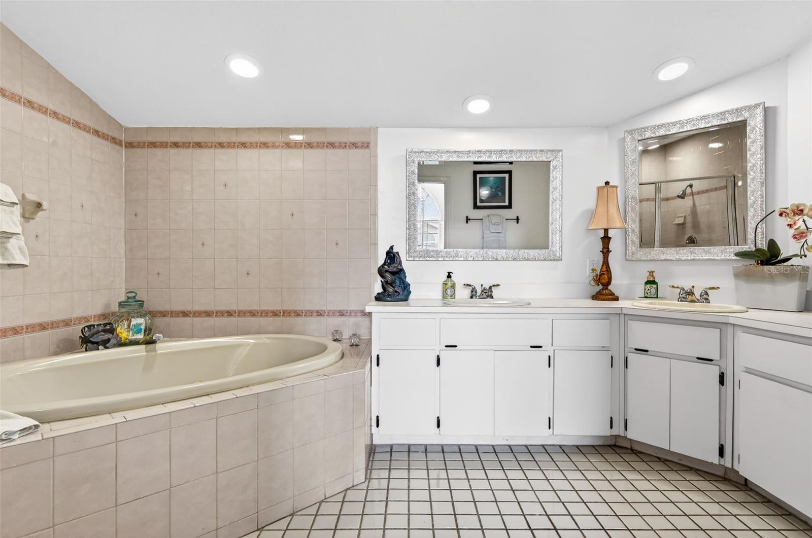 CARIBBEAN COVE - Residential