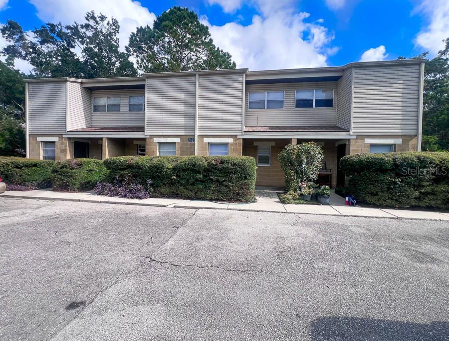 Available now! This move-in ready 2-bedroom, 1.5-bath townhome in the Southwood subdivision offers just under 1,000 square feet of comfortable living space. Enjoy fresh paint throughout and brand-new vinyl plank flooring upstairs. The first floor features a fully equipped kitchen, a spacious living/dining area, a half bath, and access to a private patio—perfect for relaxing or entertaining. Upstairs, you'll find both bedrooms, a full bathroom, and a laundry closet with washer/dryer hookups. Conveniently situated on a bus line and just minutes from UF, I-75, shopping, and dining. Don’t miss this one—schedule your showing today!
$60.00 Application Fee per person over the age of 18
$60.00 Guarantor Fee (if Applicable)
$250.00 Leasing Fee (Due at Time of Lease Signing)
$200.00 Non-Refundable Pet Fee, Per Pet, Per Year (Breed Restrictions Apply!)
Security Deposit Equivalent to One Month's Rent!