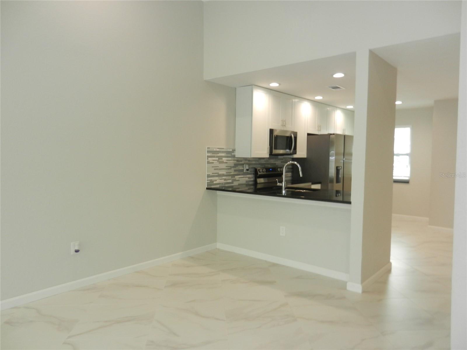 HIDDEN LAKE VILLAS - Residential Lease