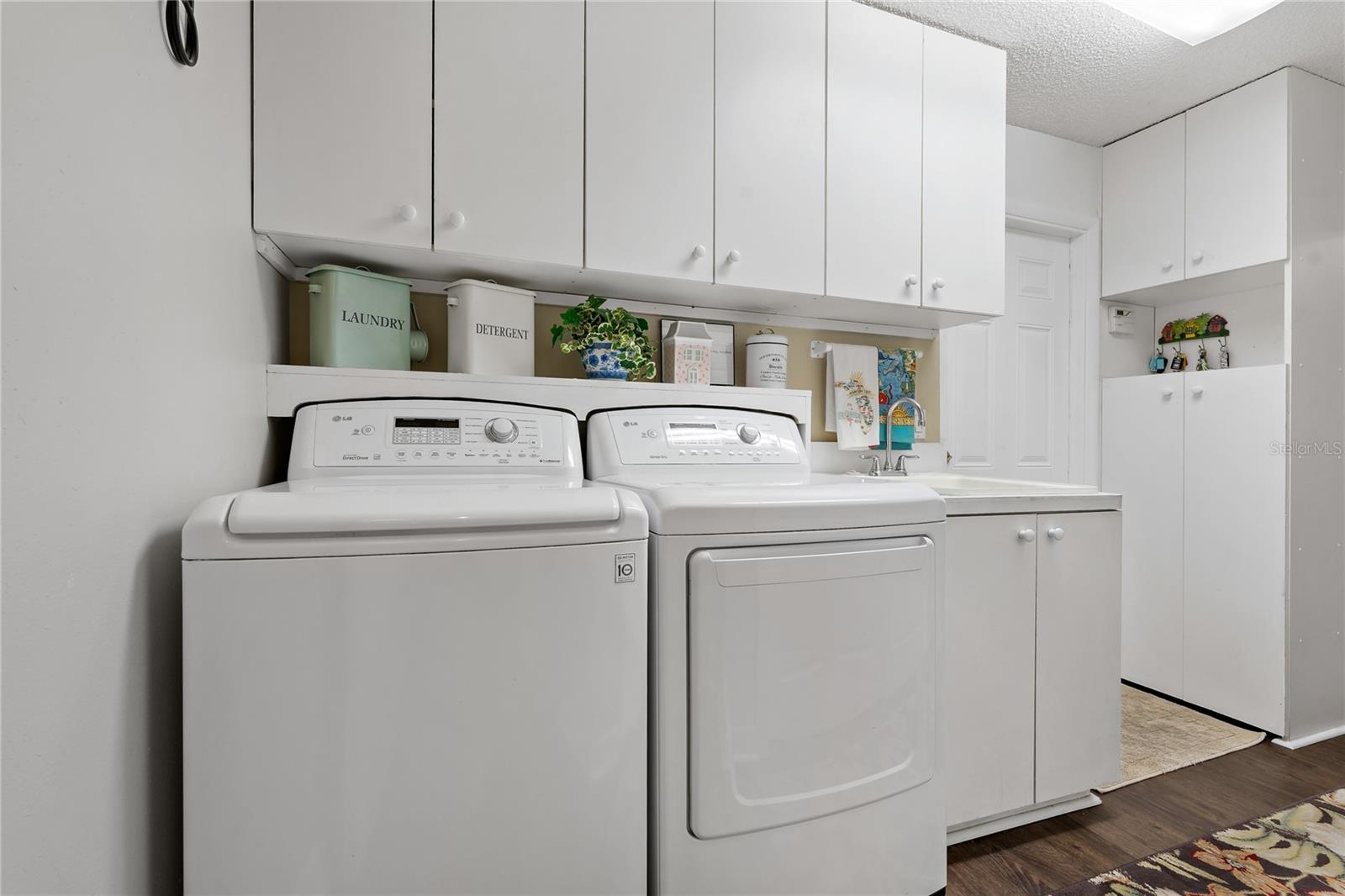 SHADOWLAKE VILLAGE AT WOODFIELD - Residential
