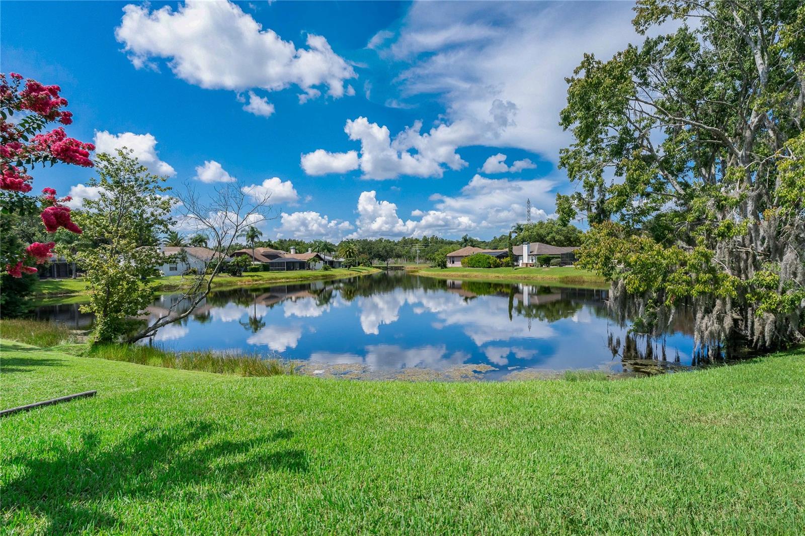 SHADOWLAKE VILLAGE AT WOODFIELD - Residential