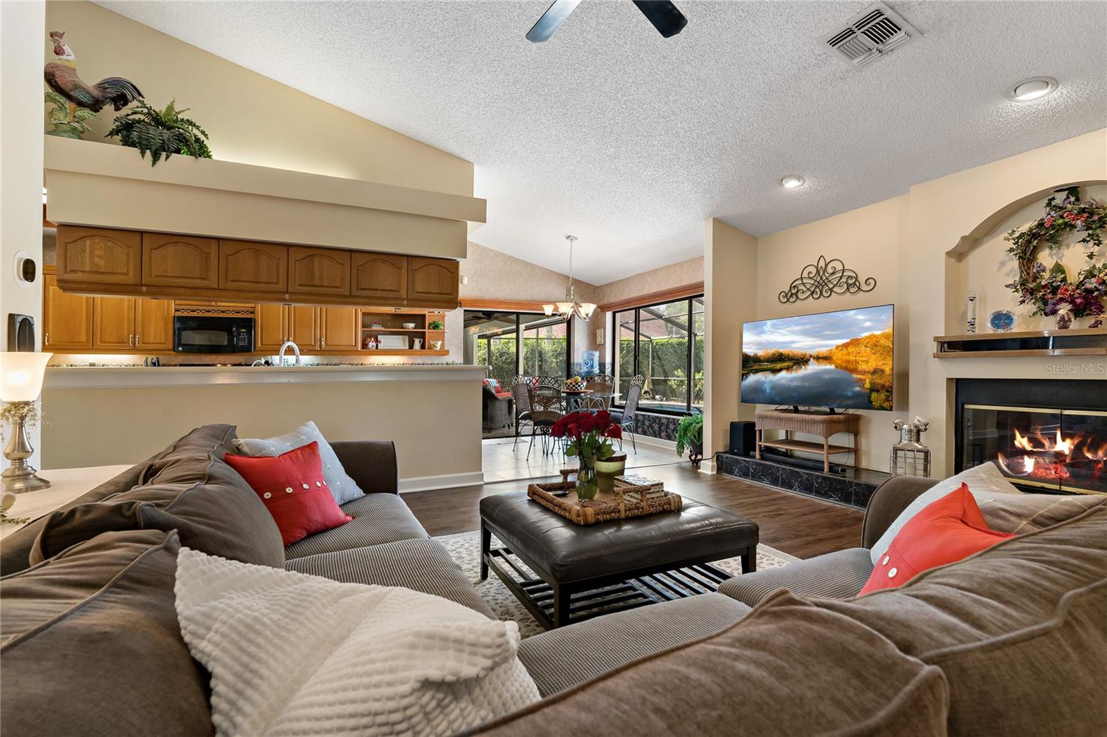 SHADOWLAKE VILLAGE AT WOODFIELD - Residential