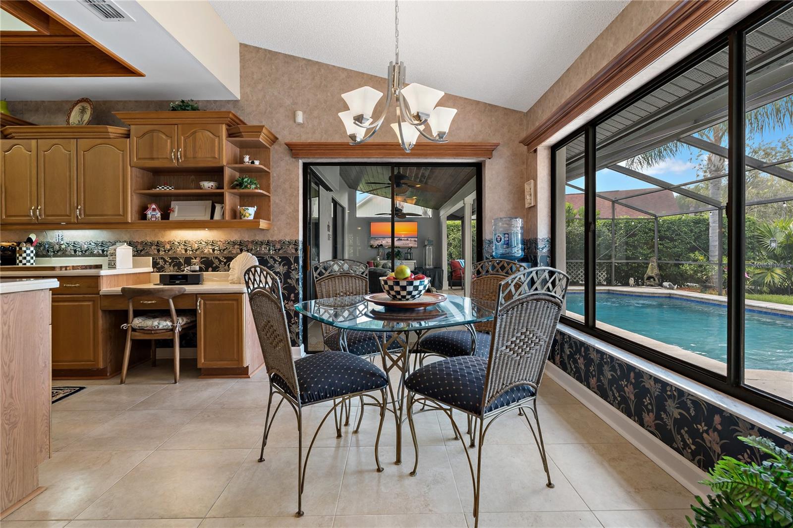 SHADOWLAKE VILLAGE AT WOODFIELD - Residential