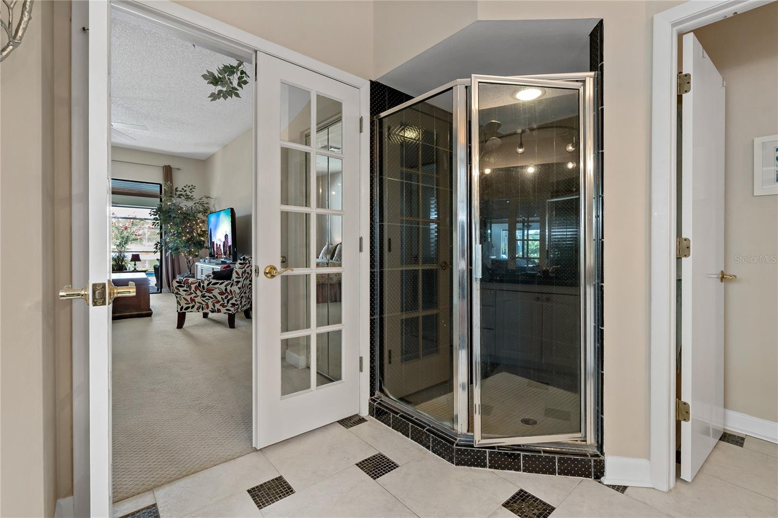 SHADOWLAKE VILLAGE AT WOODFIELD - Residential