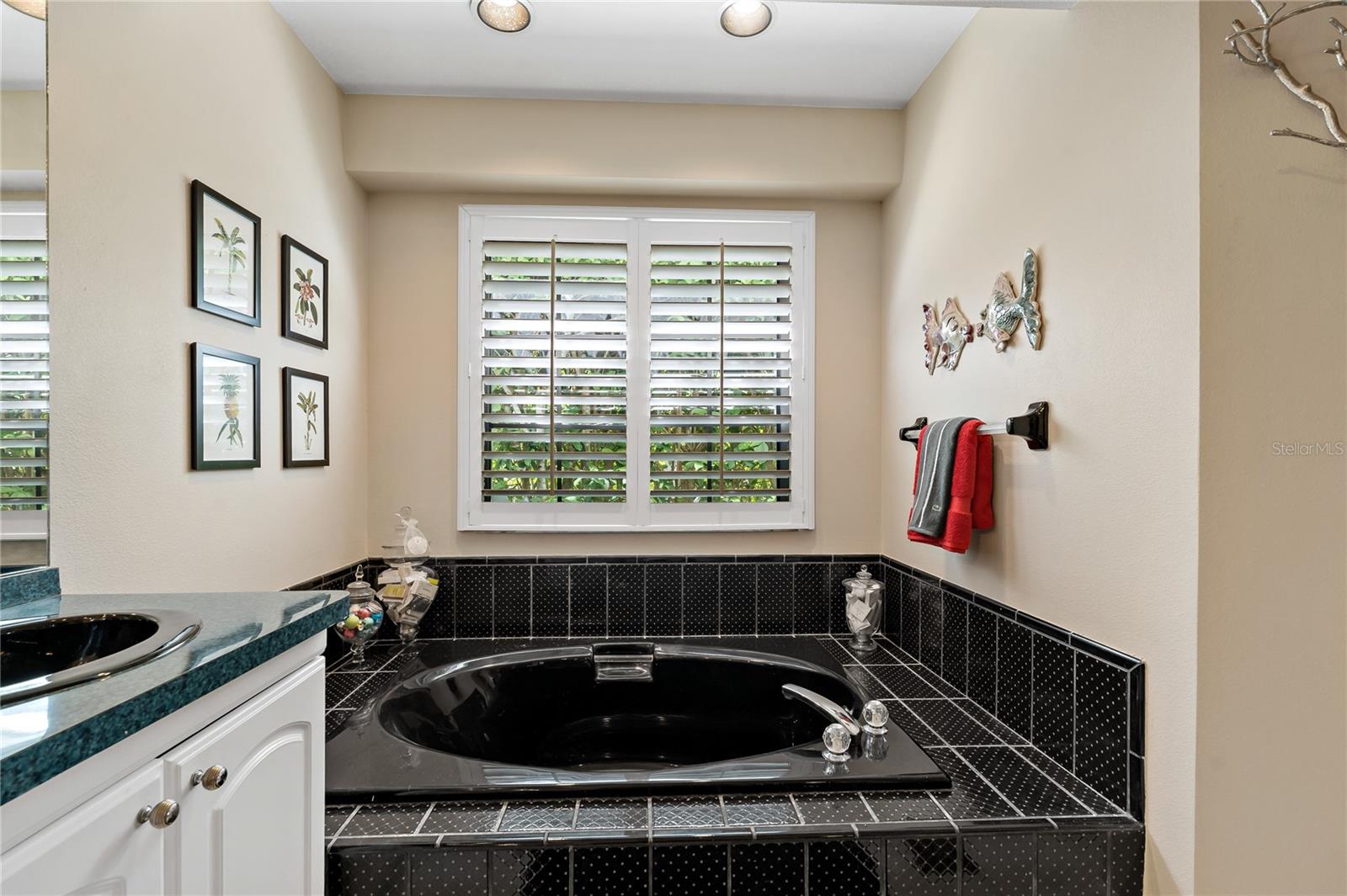 SHADOWLAKE VILLAGE AT WOODFIELD - Residential