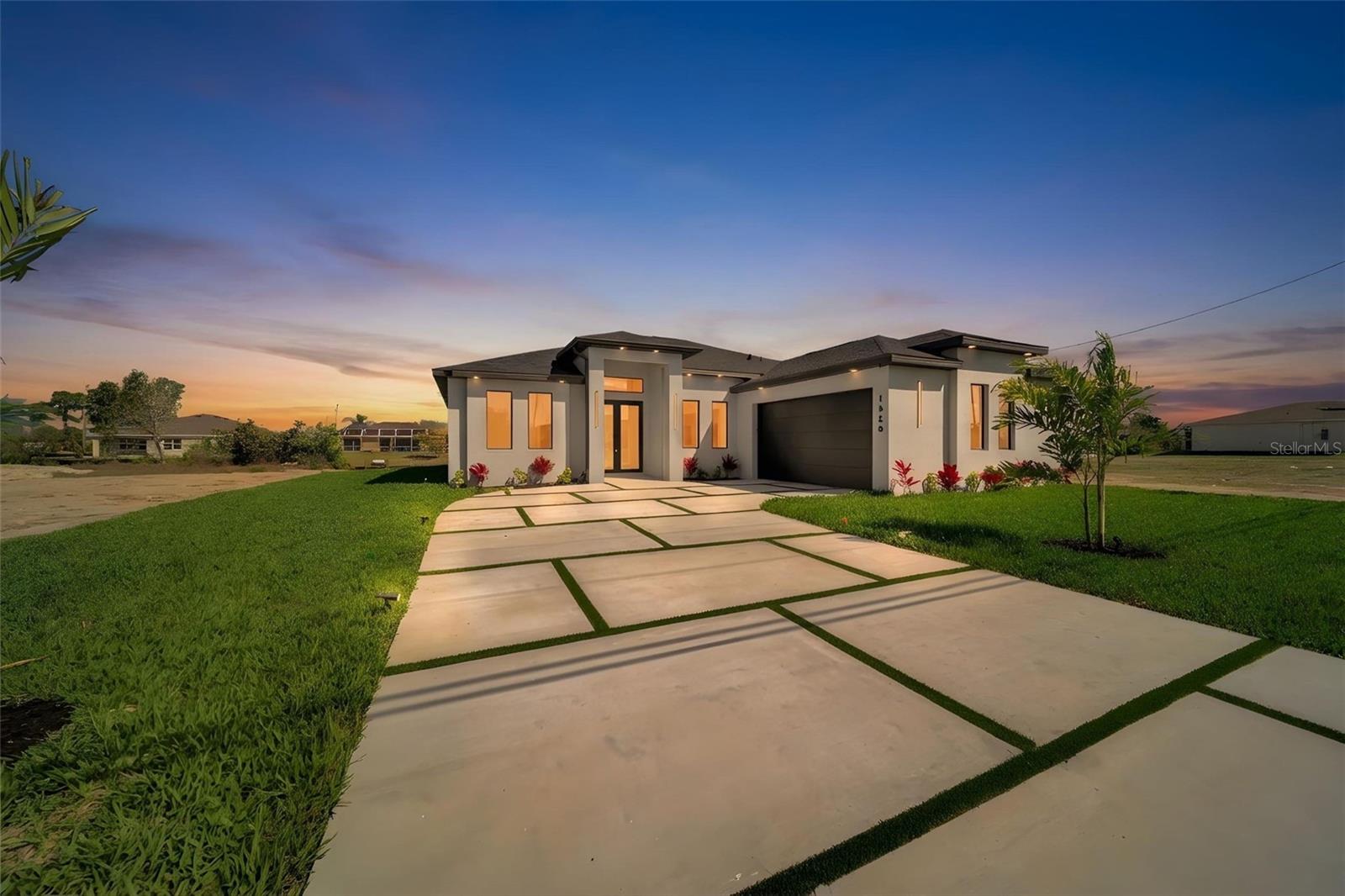 CAPE CORAL - Residential