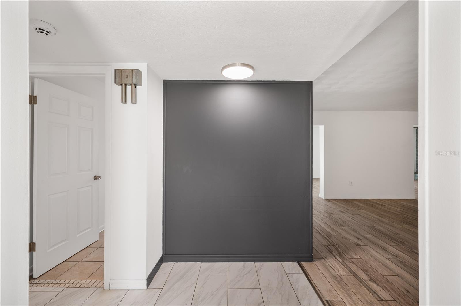 528 S LARRY CIRCLE