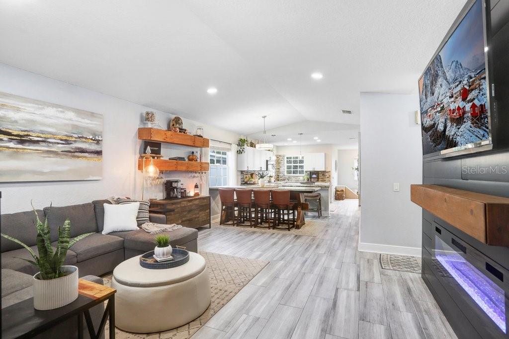 MAC FARLANE PARK - Residential Lease