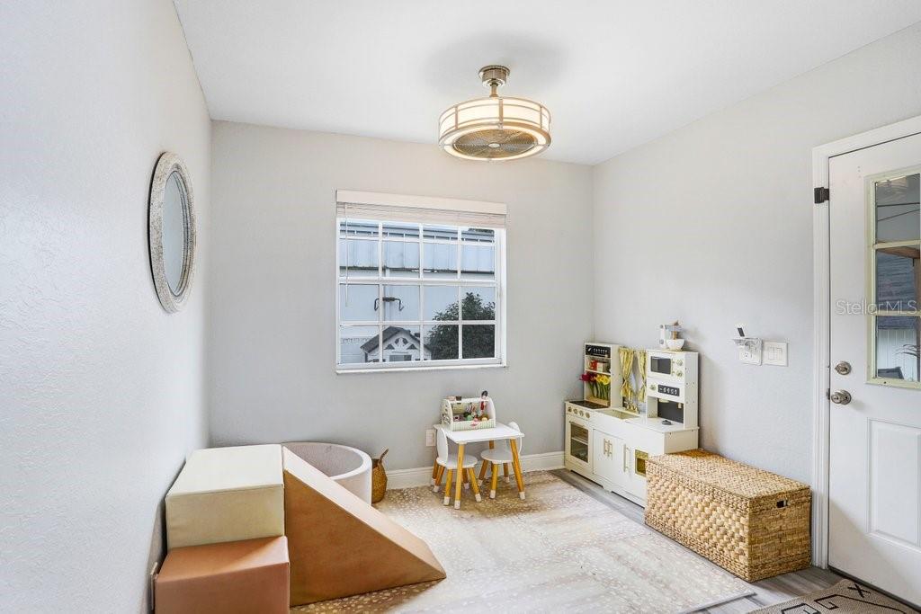 MAC FARLANE PARK - Residential Lease